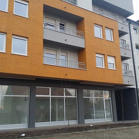 Apartment Jelena Zrenjanin Exterior foto